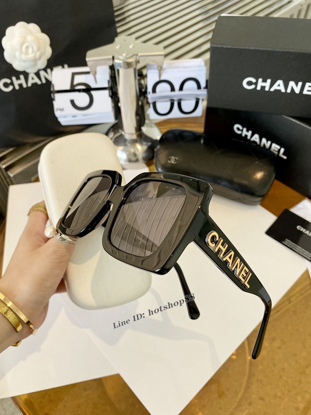 CHANEL專門店新款香奈兒方形黑色五金女士太陽鏡 CH71465 mmyj1184